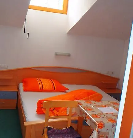Haus Heimat Hochstaffl 招待所 *