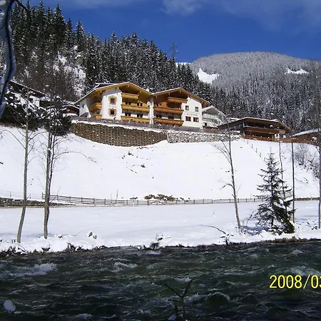 Haus Heimat Hochstaffl 招待所 *
