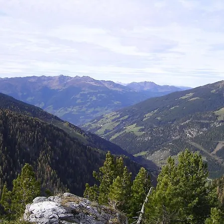 Haus Heimat Hochstaffl 招待所